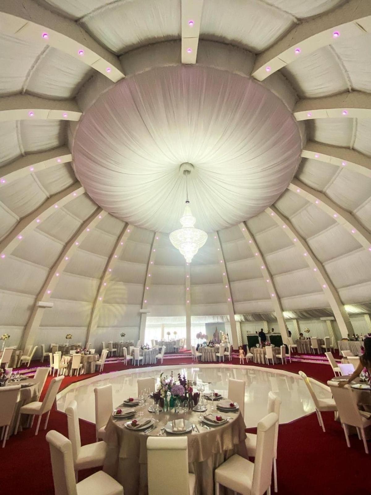 Hotel Royal Park Complex Bascov Zewnętrze zdjęcie