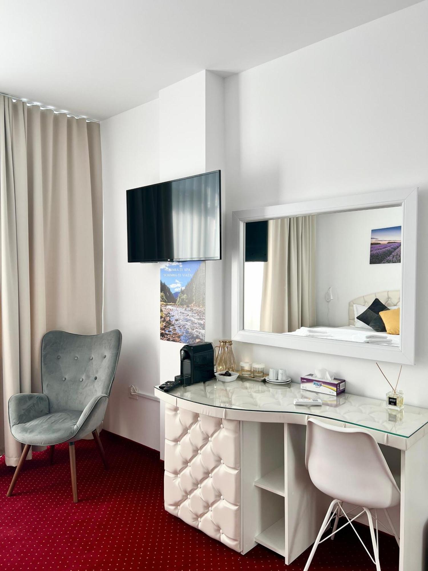 Hotel Royal Park Complex Bascov Zewnętrze zdjęcie