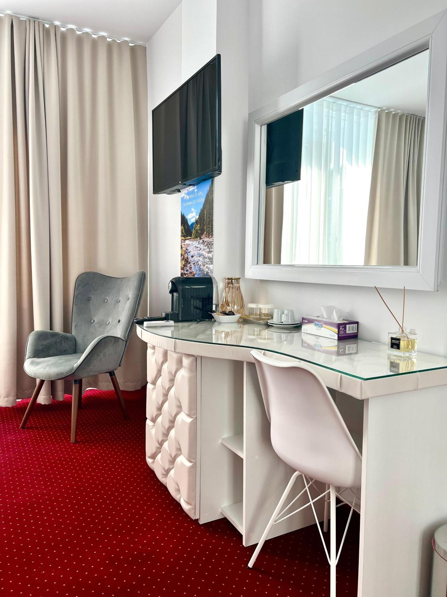 Hotel Royal Park Complex Bascov Zewnętrze zdjęcie