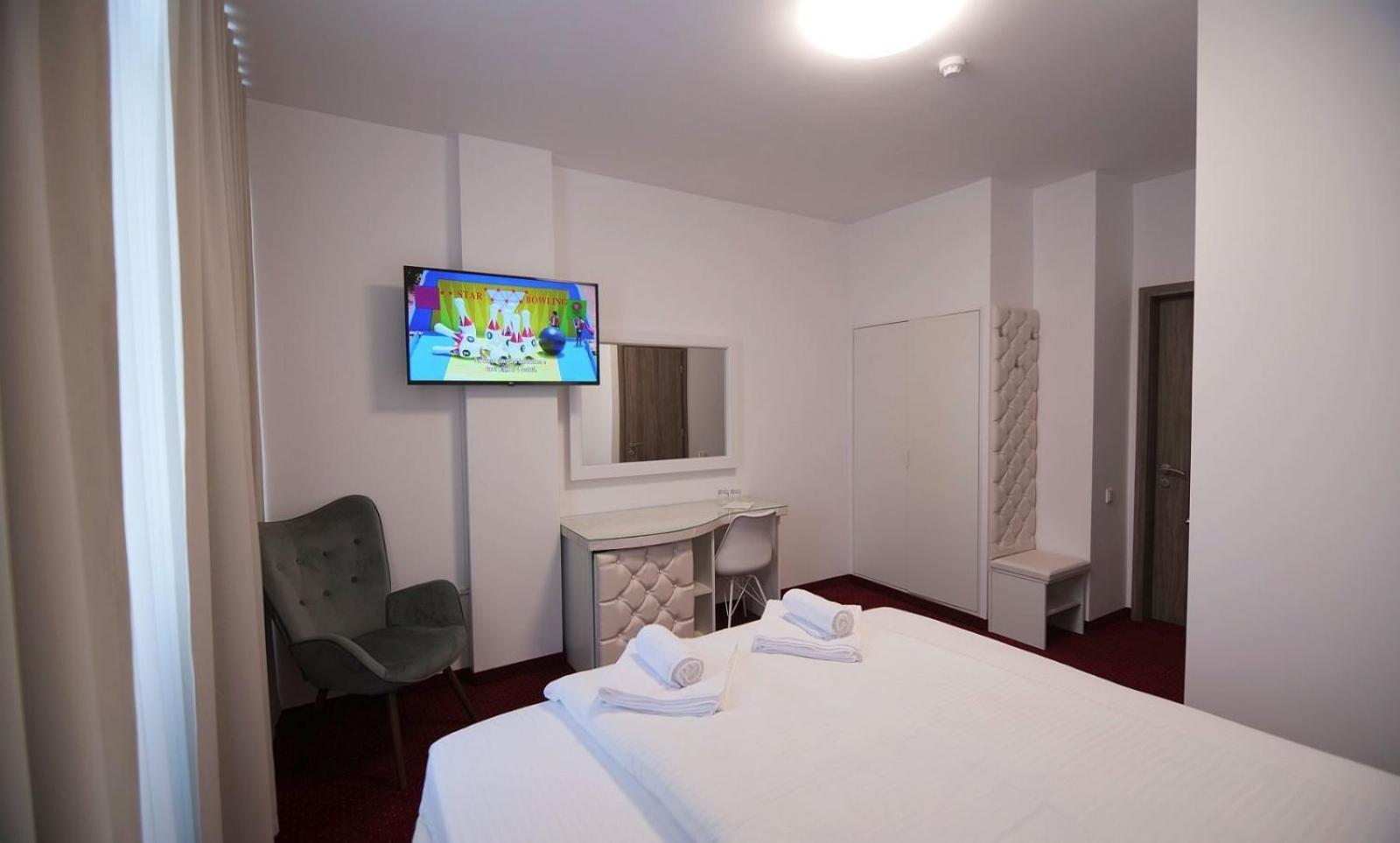 Hotel Royal Park Complex Bascov Zewnętrze zdjęcie